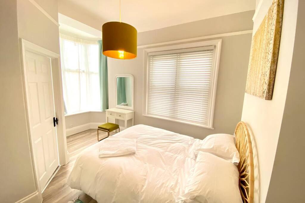 Cleveland House - Perfect For Beaches And Town. Борнмут Екстер'єр фото