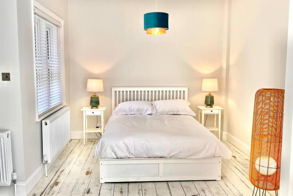 Cleveland House - Perfect For Beaches And Town. Борнмут Екстер'єр фото